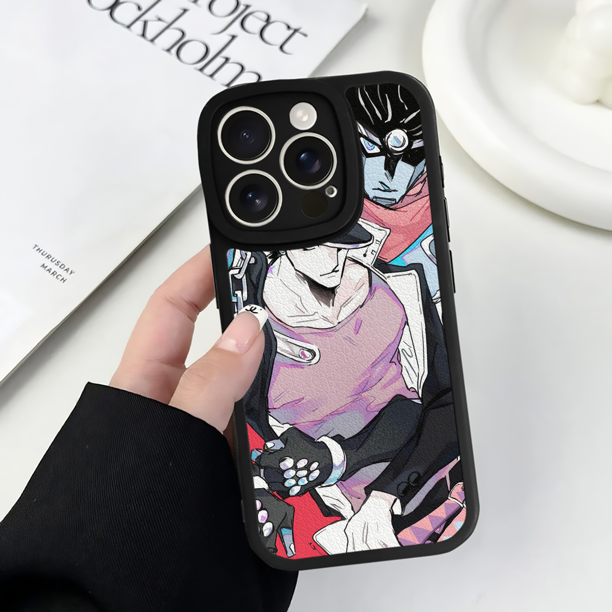 （画像用） ジョジョの奇妙な冒険 JoJo's Bizarre Adventure 【iPhone 16シリーズ対応】シリコンスマホケース（レザー調） 材質：シリコン